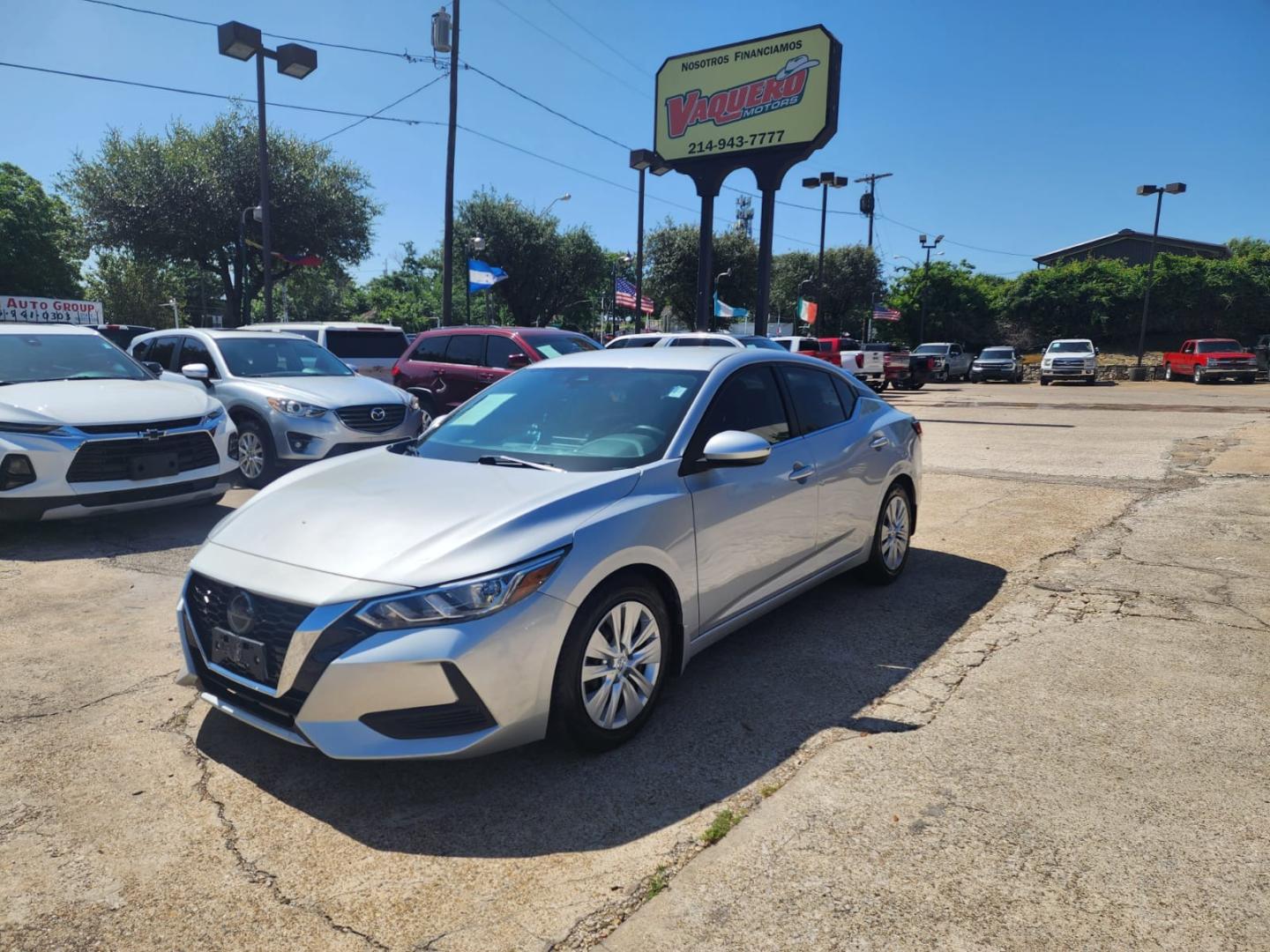 2020 Silver Nissan Sentra S (3N1AB8BV0LY) with an 1.8L L4 SFI DOHC 16V engine, CVT transmission, located at 945 E. Jefferson Blvd, Dallas, TX, 75203, (214) 943-7777, 32.752514, -96.811630 - Photo#0